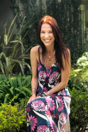 Andrea HalabyEscritora y Guía Meditativa. Experta en el arte de la Meditación, la Respiración y la transformación personal.
