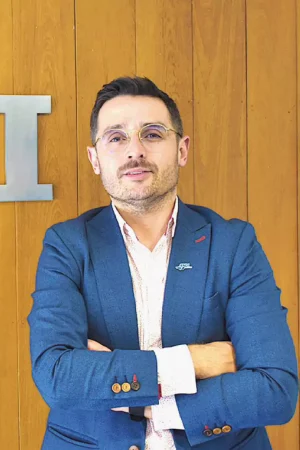 Andrés RaigosaDirector de la Cámara de Emprendimiento y Aceleración - ANDI del Futuro especialista en comunicación urbana de la UPB y magíster en Estudios Sociales de la Ciencia y la Tecnología de la USAL.