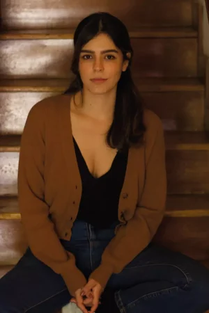 Lorena SalazarEscritora y publicista. Magister en Narrativa de la Escuela de Escritores de Madrid y Autora de “Esta herida llena de peces” y “Maldeniña”.