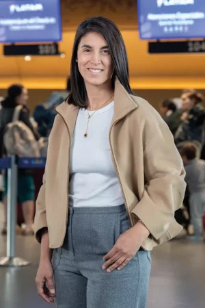 María LaraDirectora de Asuntos Corporativos LATAM Colombia. Politóloga de la Universidad de los Andes de Bogotá con opción en Antropología. Cuenta con una Maestría en Estudios Latinoamericanos de la Universidad de Salamanca en España.