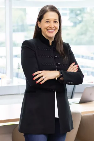 María MuñozFundadora y CEO de Exponencial Confirming . Es una promotora empoderamiento femenino, siendo una figura influyente en el ecosistema empresarial colombiano.