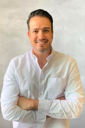 Camilo BetancurCEO LA7EM, director y productor ejecutivo de She is my Boss. Inversionista de capital con inversiones en empresas y startups de EE.UU y Colombia. Además es director y founder del Business Club,...